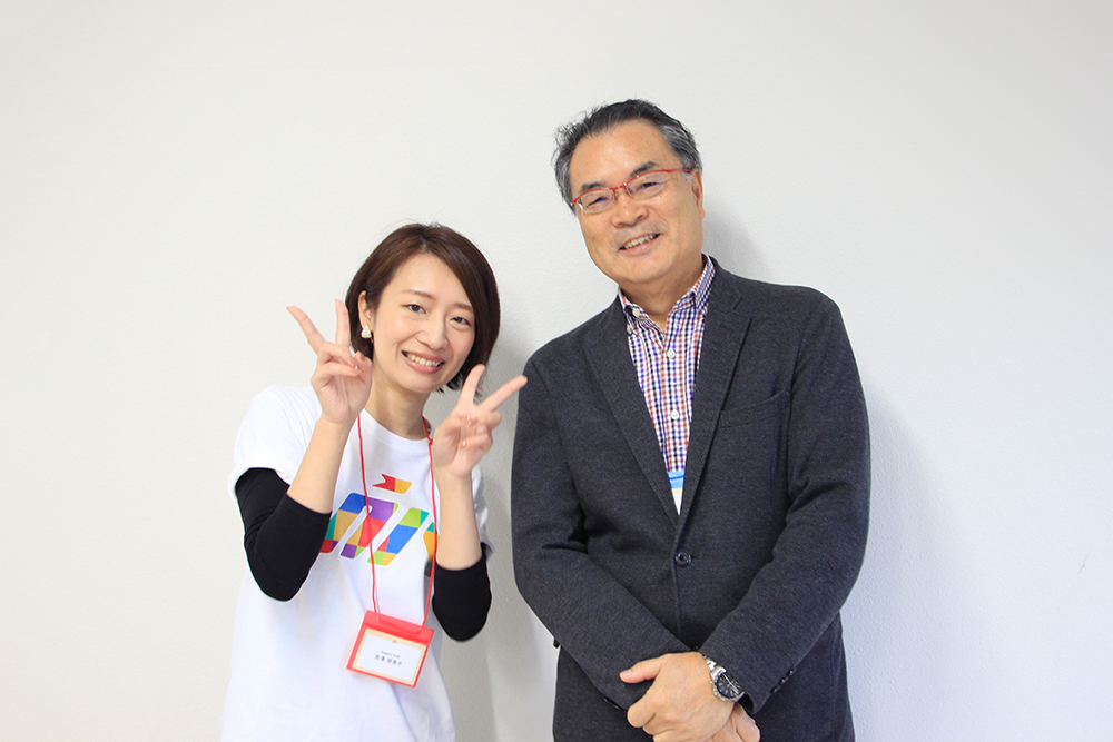 写真：濱田泰さん（右）とスタッフの吉澤さん（左）