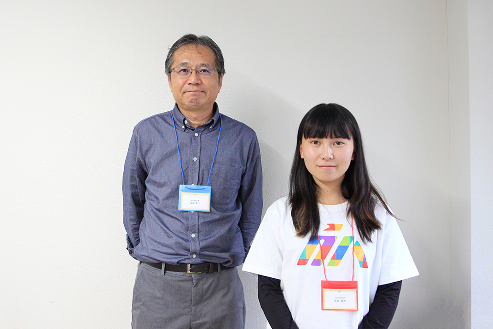 写真：内田恵一さん（左）と司会の矢吹さん
